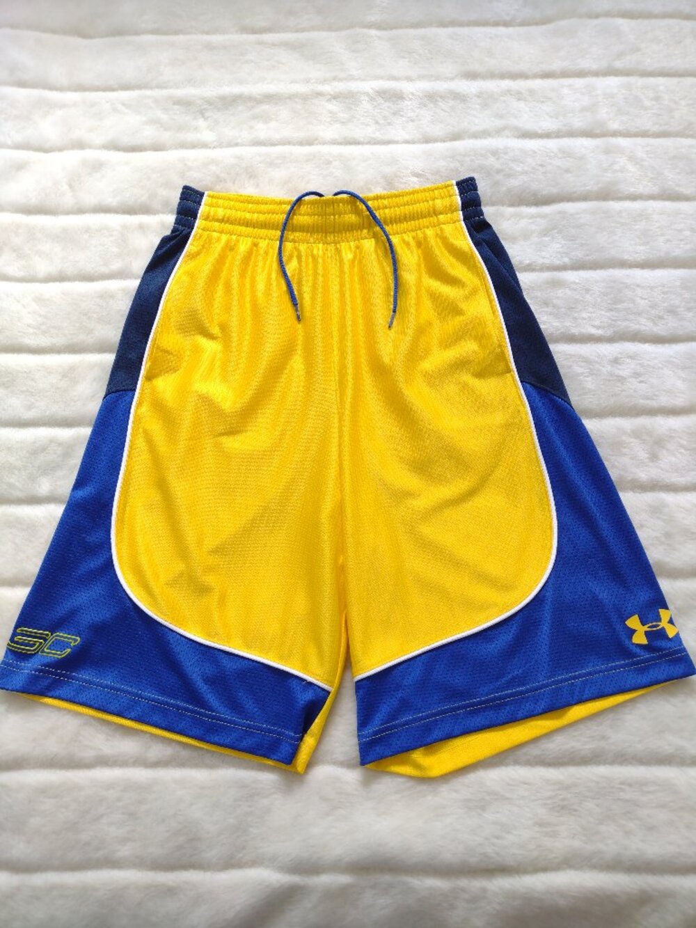 Under Armour Men's Shorts Athletic Basketball Style Small Yellow Blue